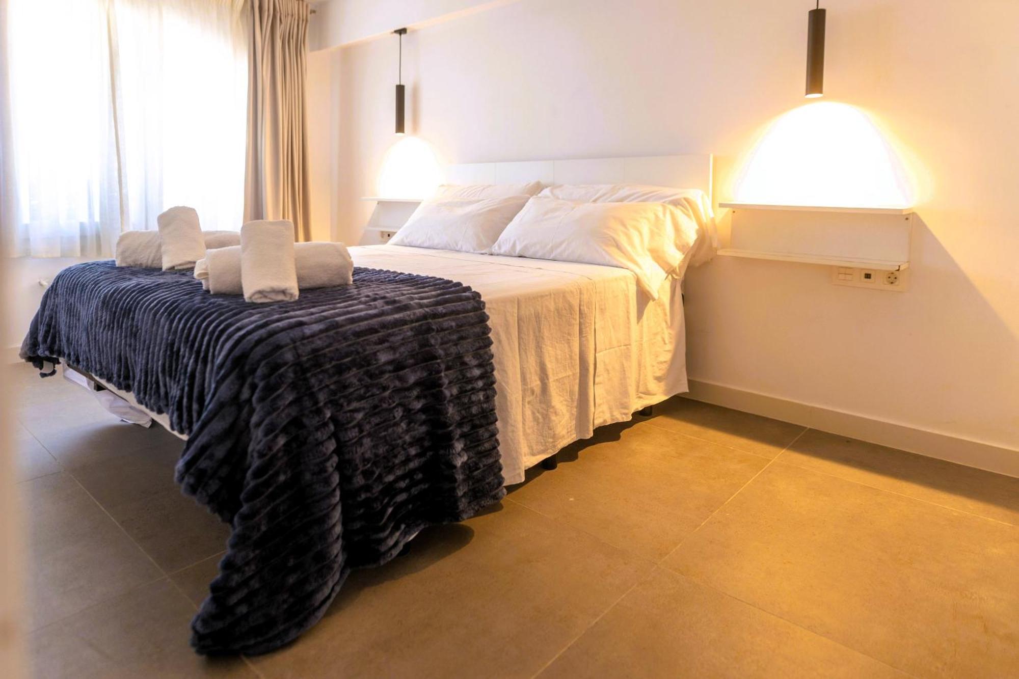 Suitur Beachfront Apartment Roc De Sant Gaieta Roda de Bera Luaran gambar